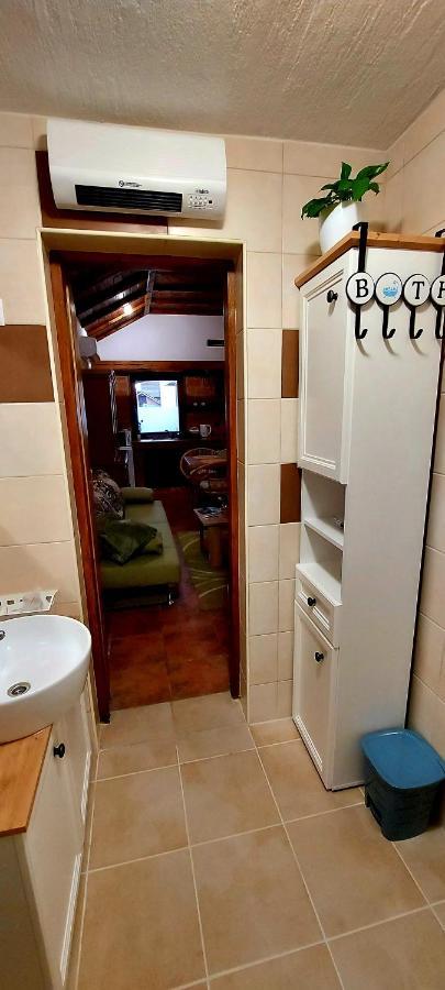 Studio Apartman Buteo Jastrebarsko Exteriör bild