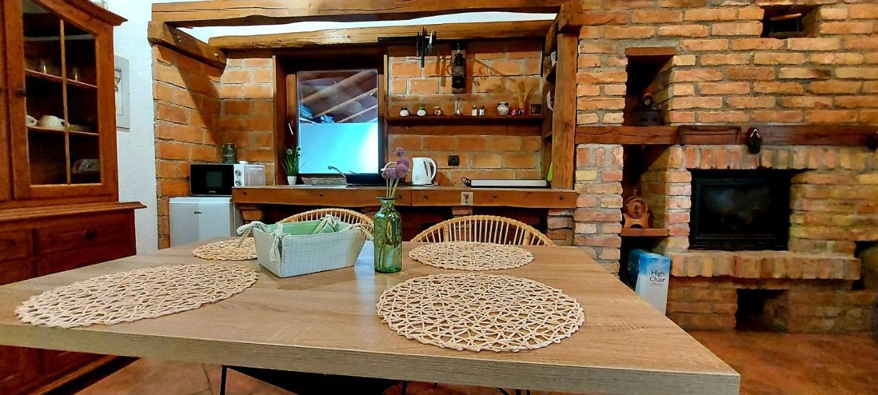 Studio Apartman Buteo Jastrebarsko Exteriör bild